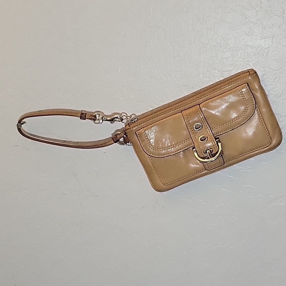 Vintage COACH  Leather Wriset Tiny Clutch